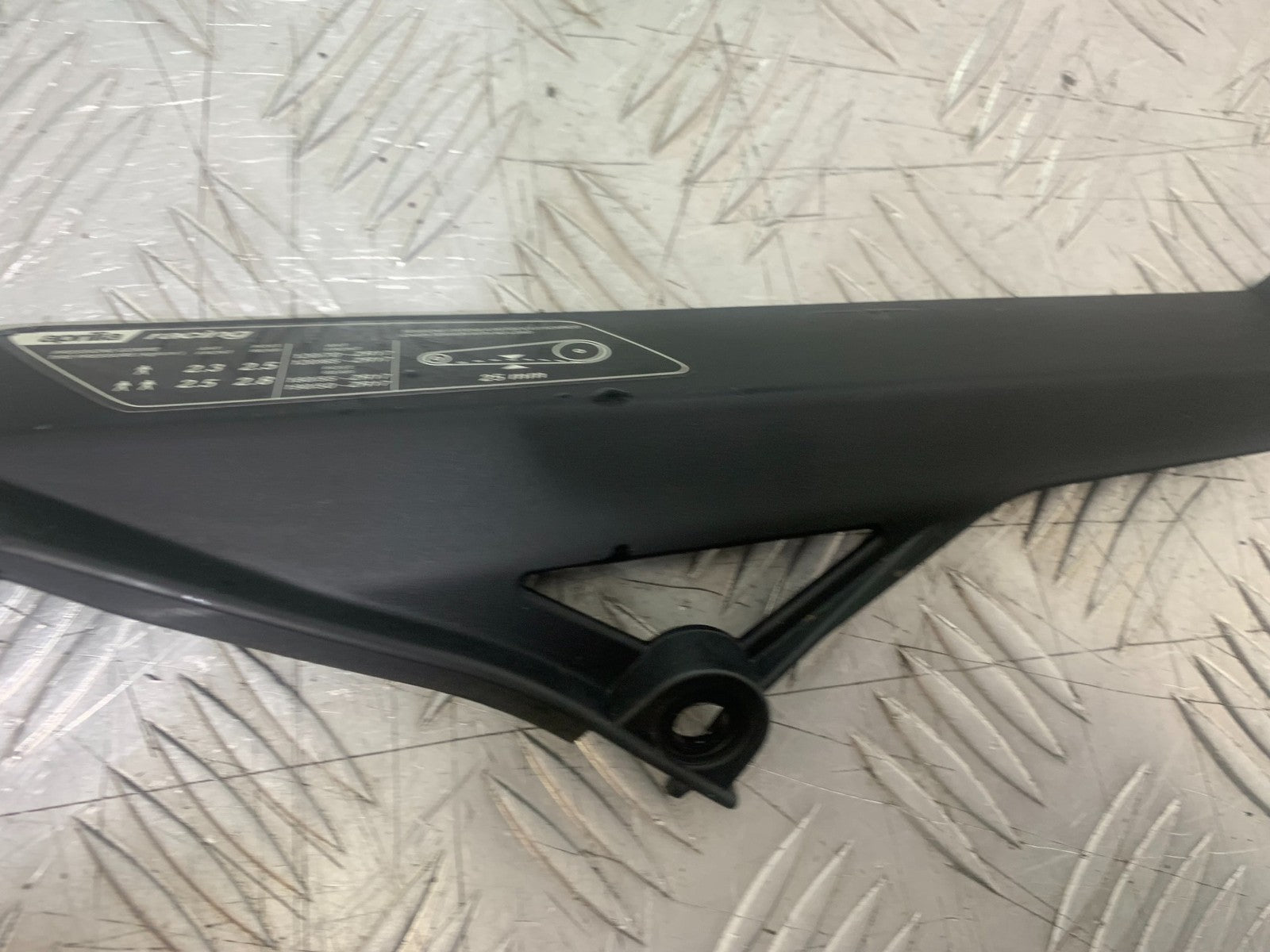 APRILIA SL750 SL 750 SHIVER CHAIN GUARD YEAR 2008-2016 (CMB1242)