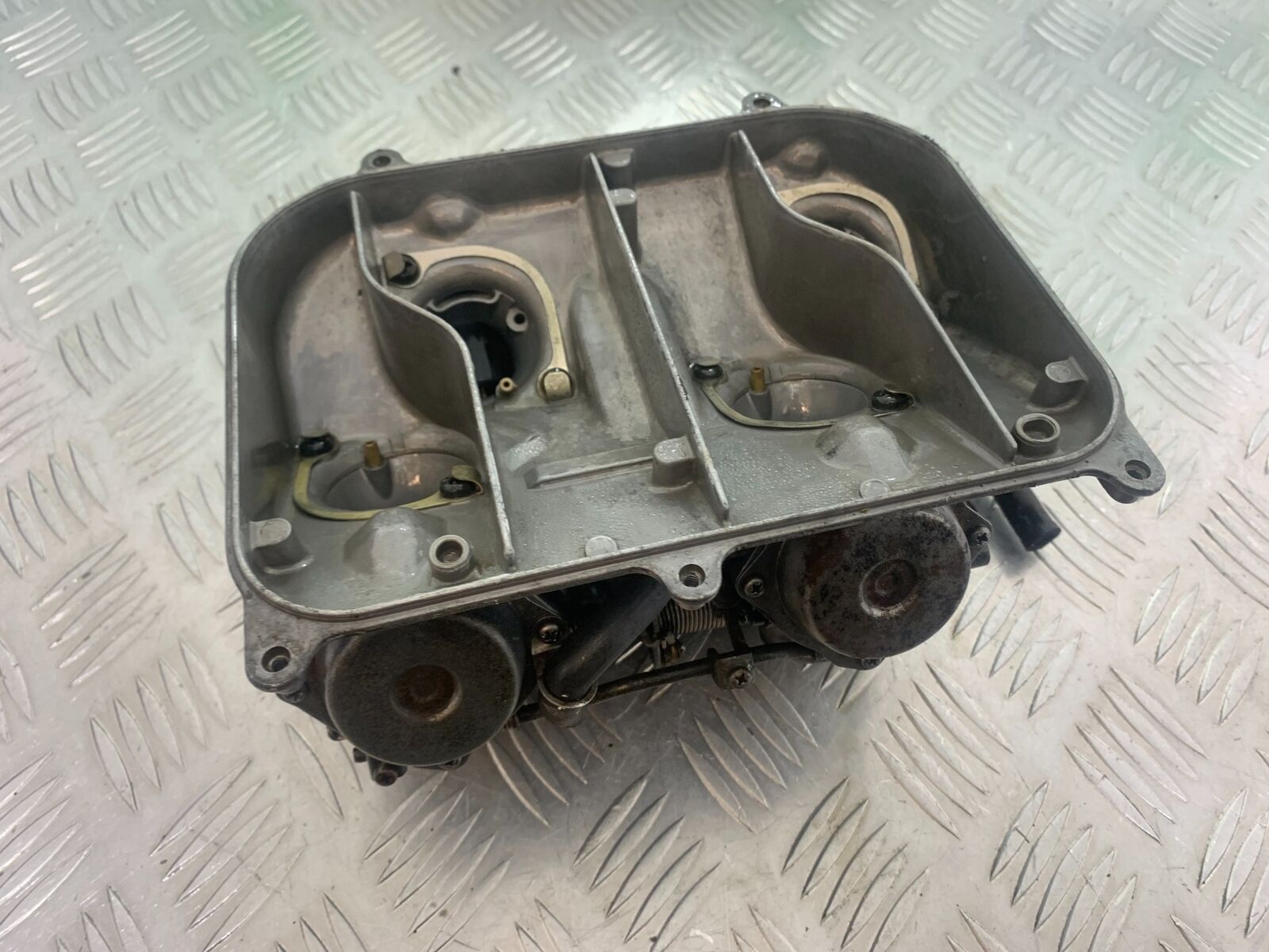 HONDA VFR400 VFR 400 NC21 CARBS  YEAR 1986-87 (CMB1043)