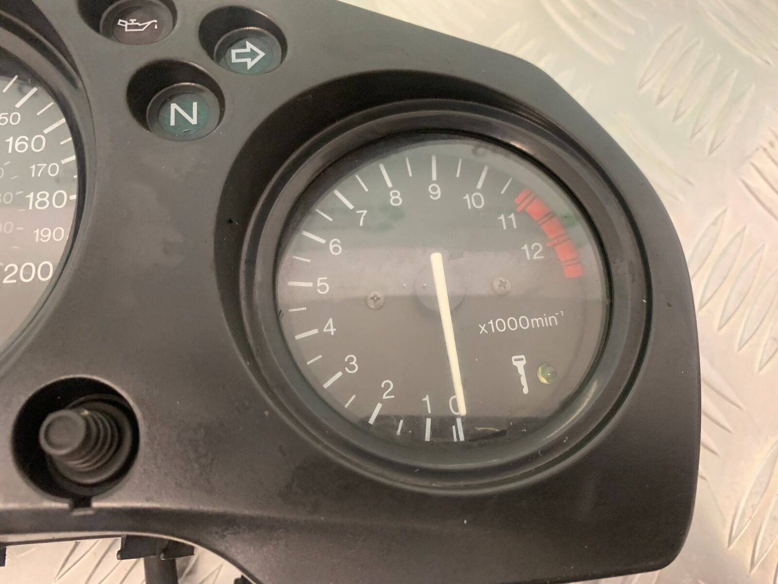 HONDA CBR1100 BLACKBIRD CLOCKS SPEEDO DASH  YEAR 1999-05 (STOCK 961)