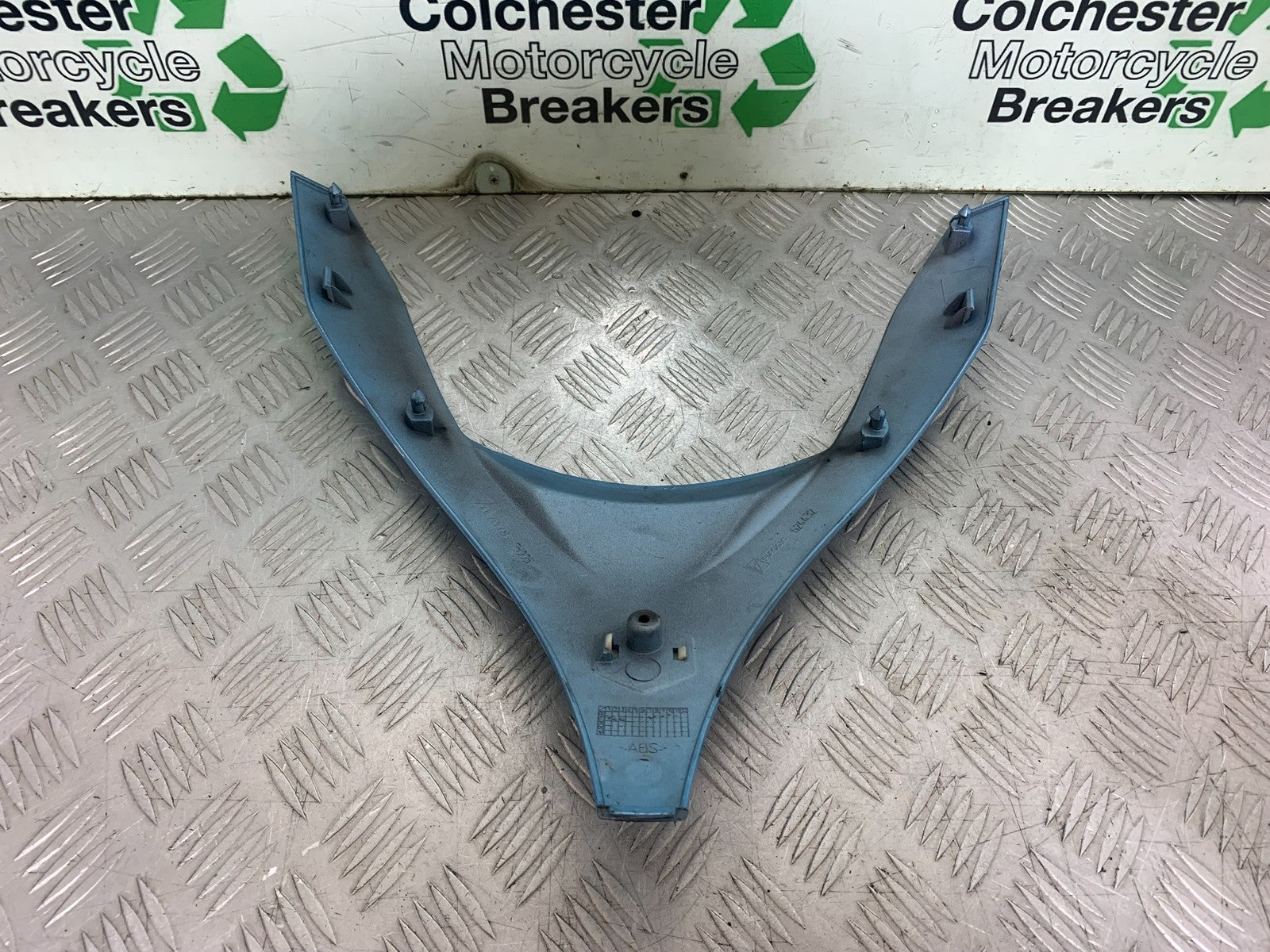 PIAGGIO MP3 250 ie HEADLIGHT SURROUND  YEAR 2007 (CMB1307)