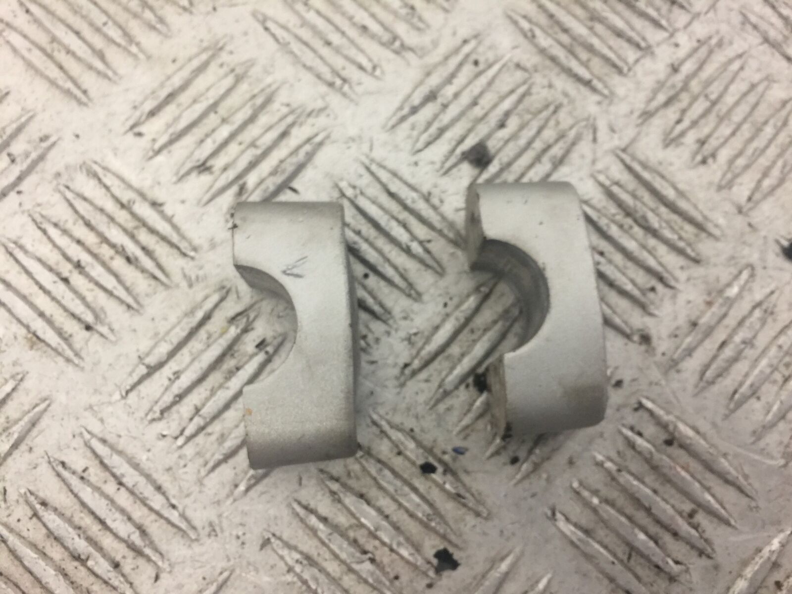 HONDA CB900 CB 900 HORNET BAR CLAMPS  YEAR 2002-06 (STOCK 633)