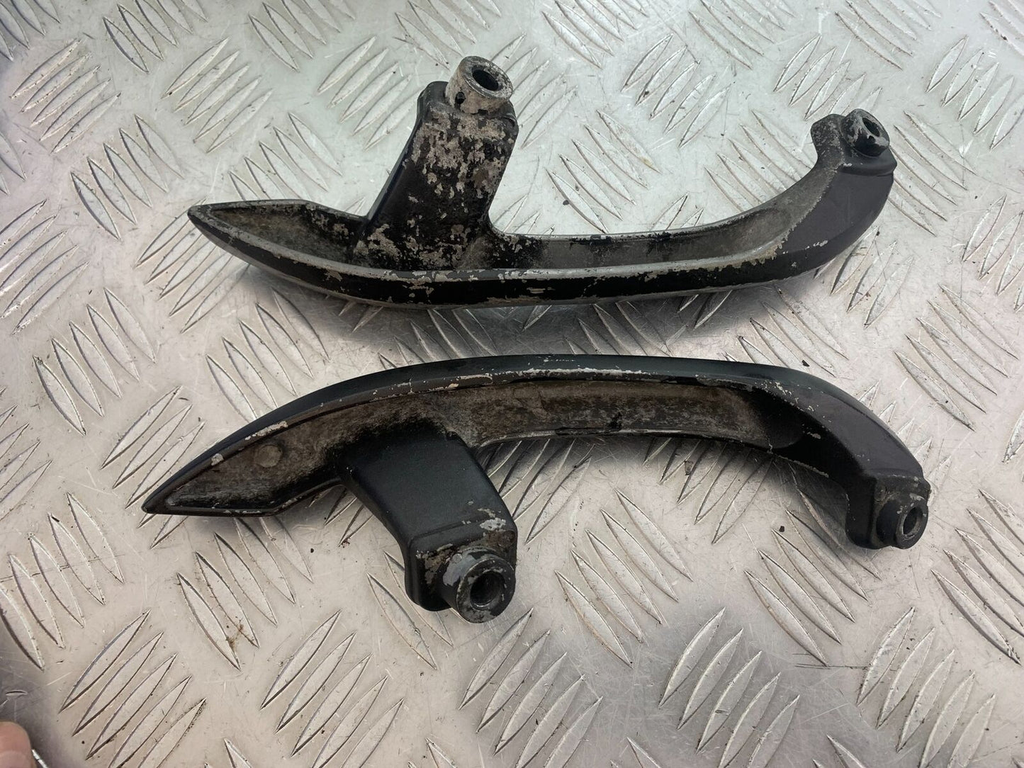 LEXMOTO MATADOR 125 JJ125T-17 GRAB RAIL  (CMB1115)