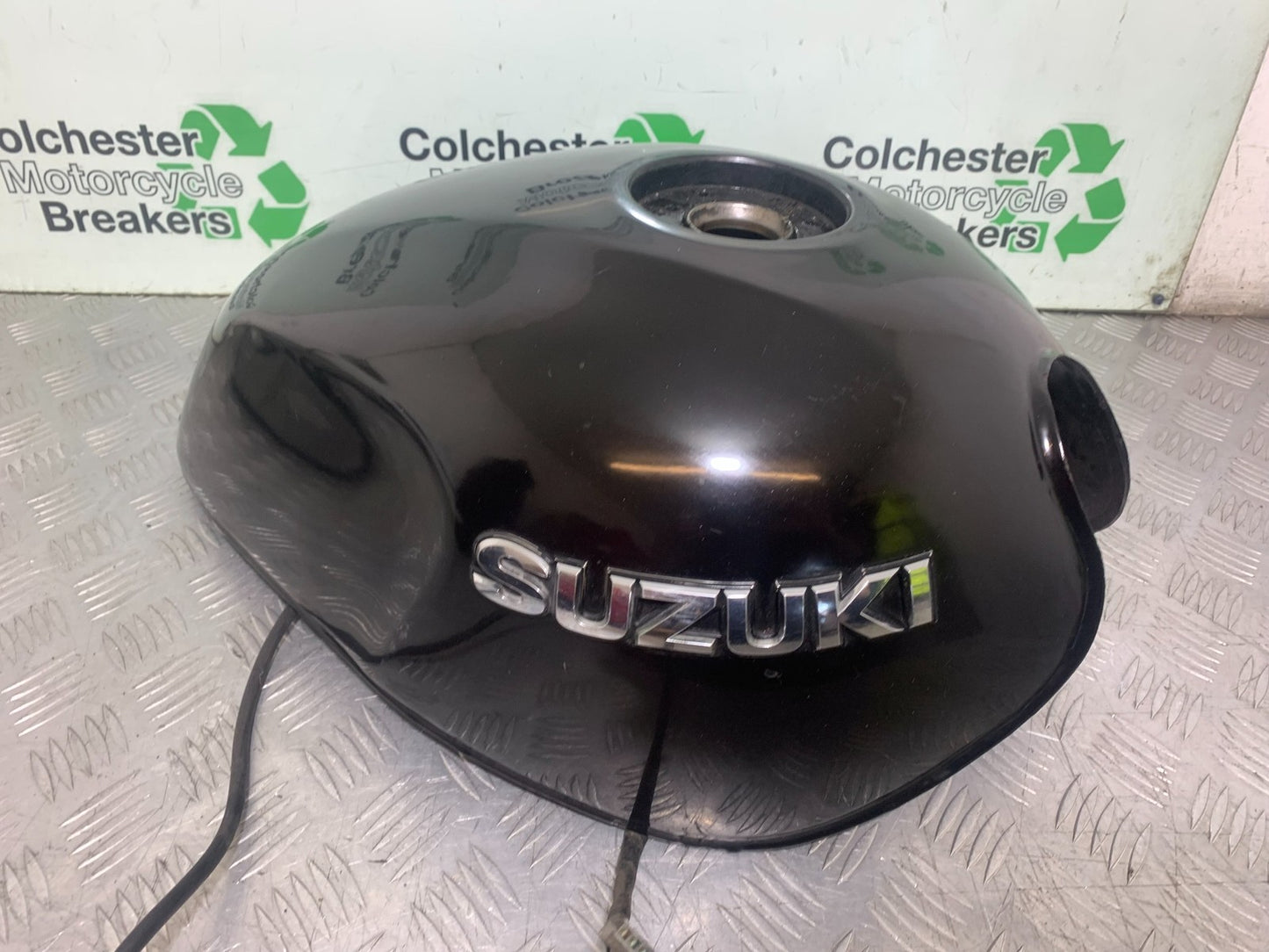 SUZUKI GSX750 INAZUMA PETROL TANK  YEAR 1998-2003 (CMB1308)