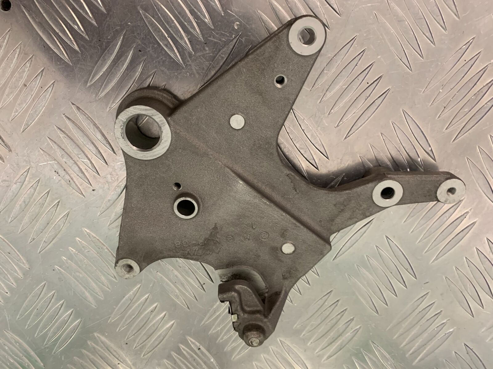 HONDA CRF1000 (DCT) AFRICA TWIN REAR CALIPER BRACKET   YEAR 2019 (STOCK 962)