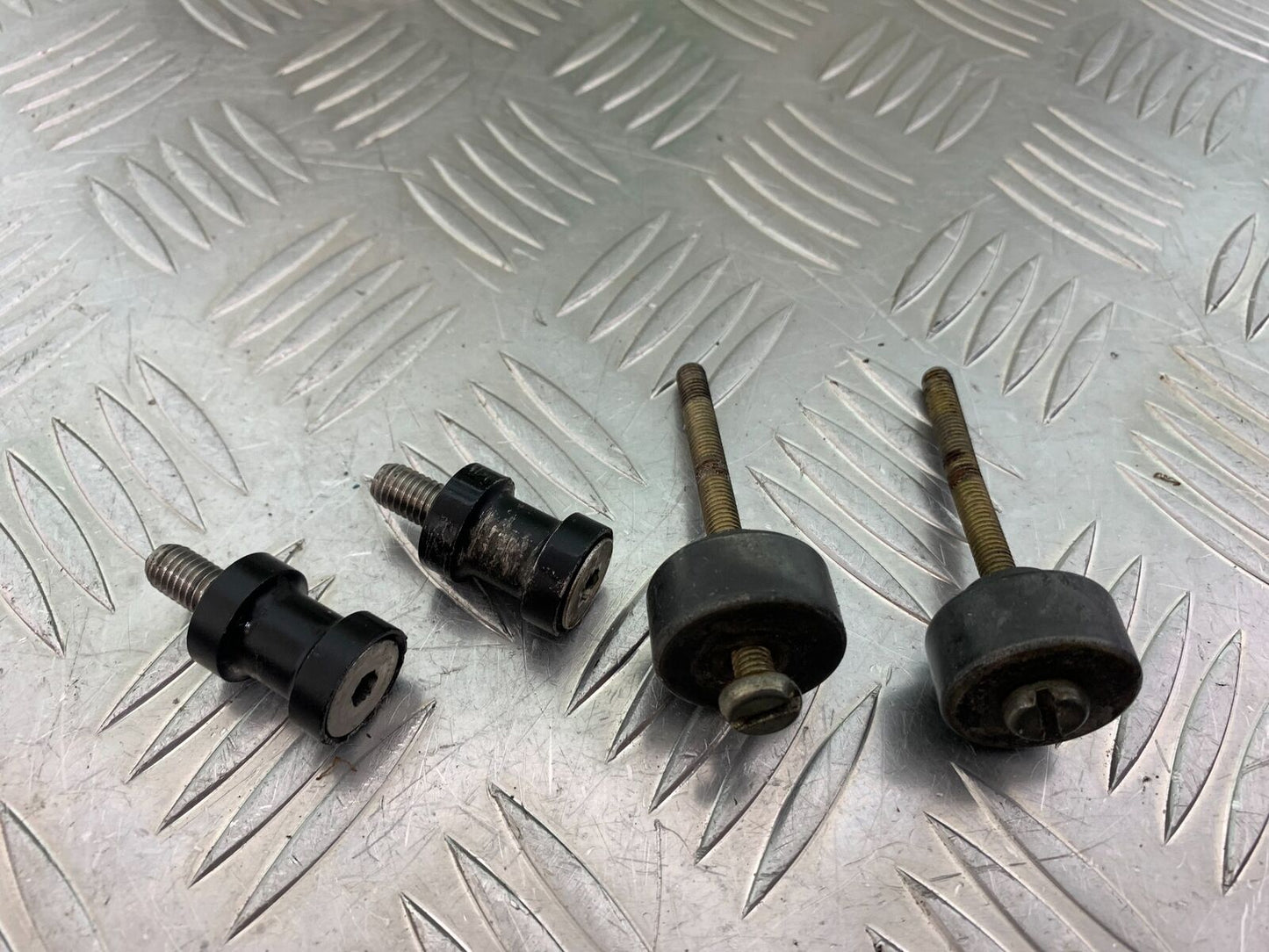 SUZUKI SV650 SV 650 BAR END WEIGHTS AND BOBBINS    YEAR 2003-2006 (CMB1024)