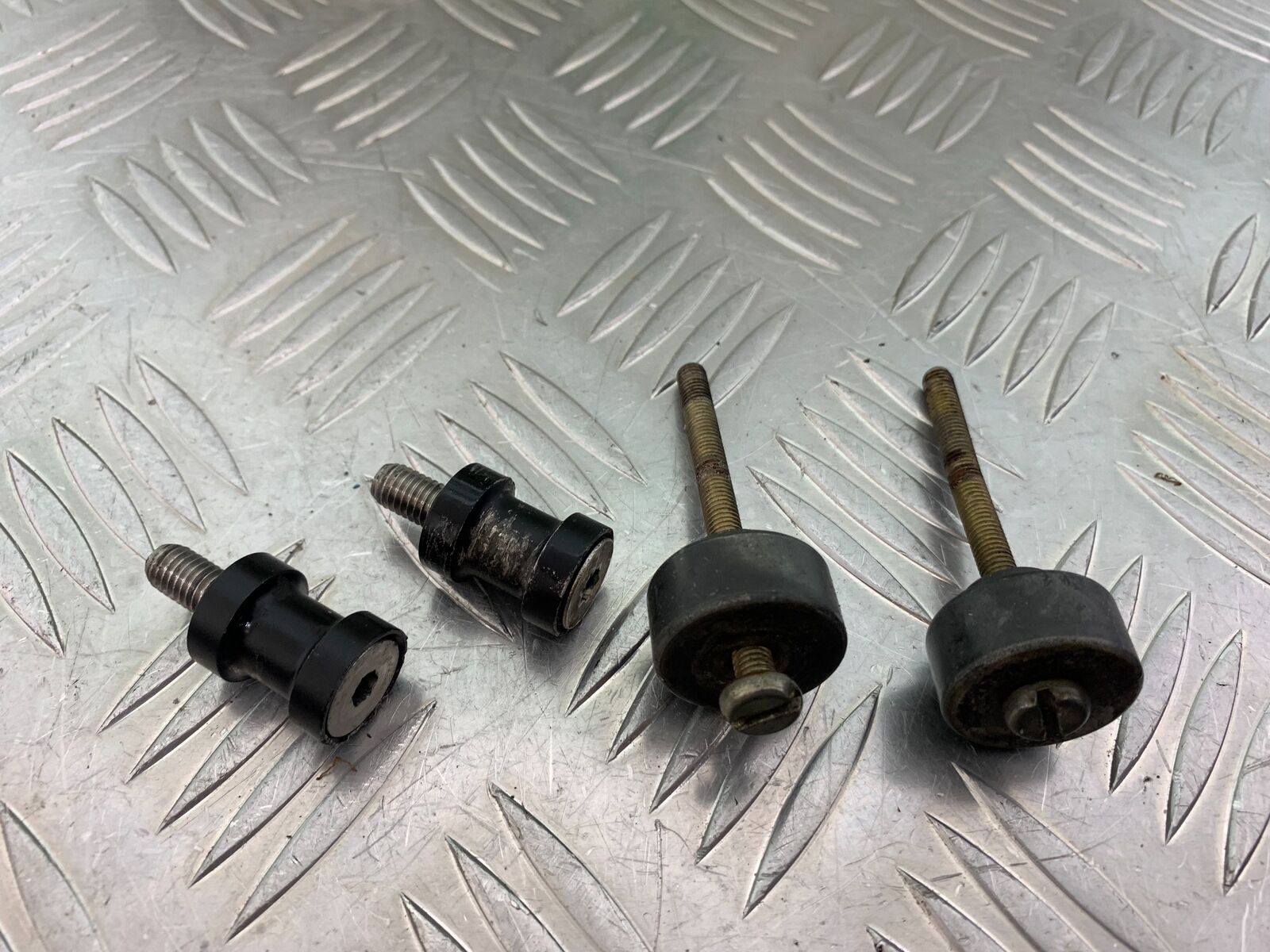 SUZUKI SV650 SV 650 BAR END WEIGHTS AND BOBBINS    YEAR 2003-2006 (CMB1024)