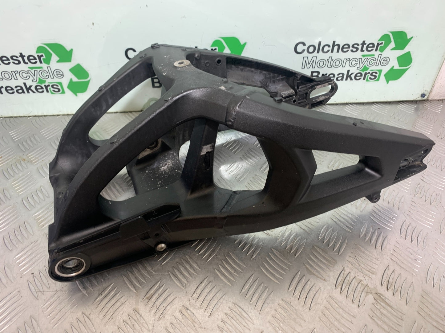 KAWASAKI ZX10R ZX 10R SWINGARM   YEAR 2011-2015 (CMB1154)