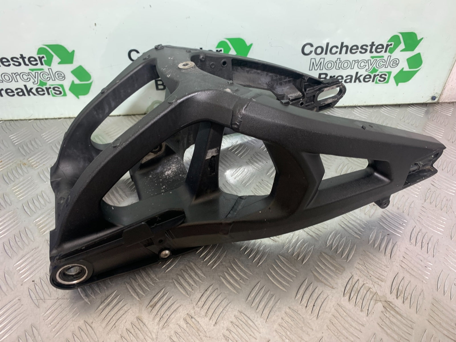 KAWASAKI ZX10R ZX 10R SWINGARM   YEAR 2011-2015 (CMB1154)