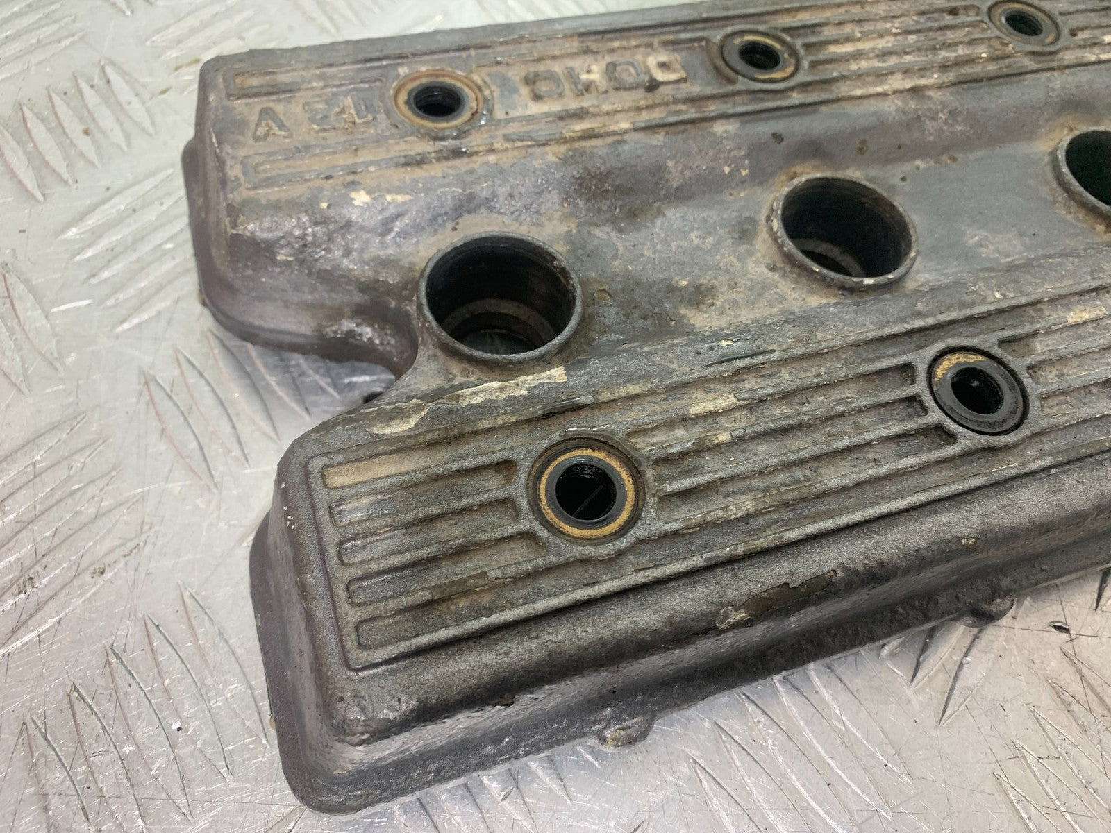 TRIUMPH TROPHY 900 ROCKER COVER YEAR 1991-95 (CMB1251)