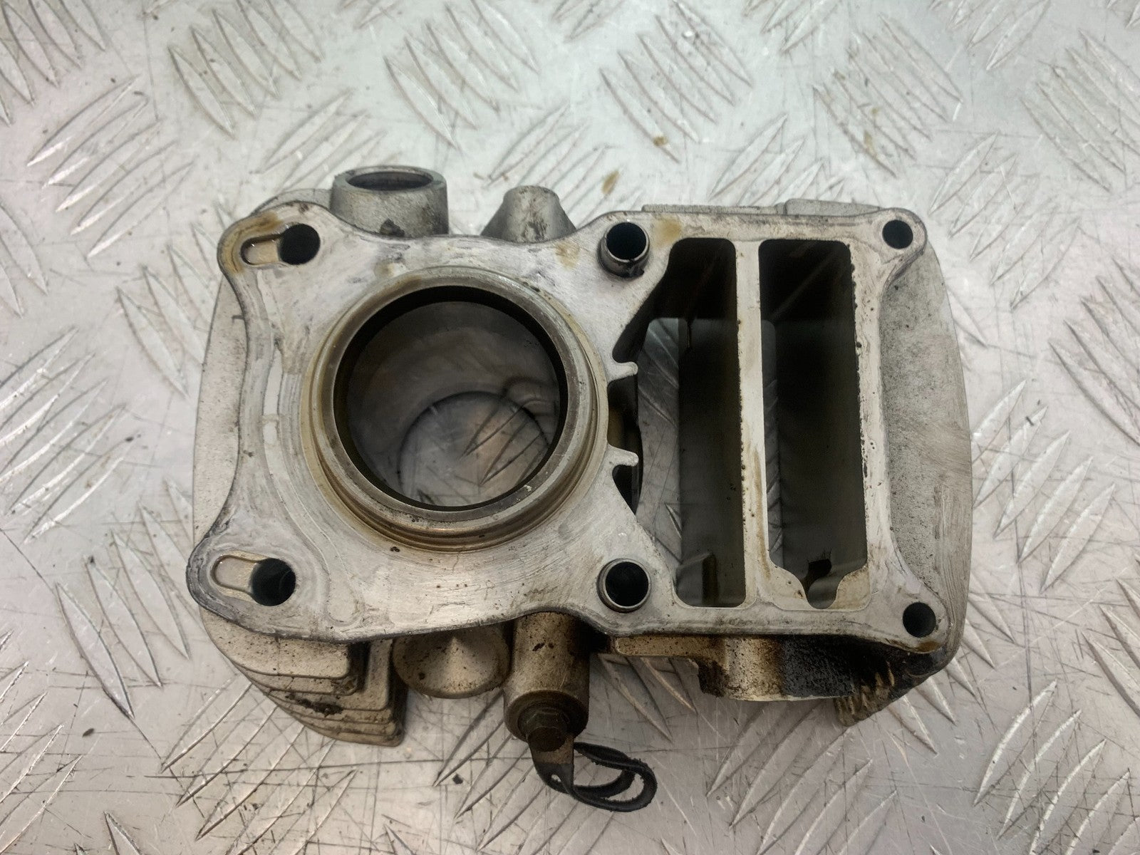 HONDA XL125 VARADERO FRONT BARREL  YEAR 2001-2006  (CMB1210)