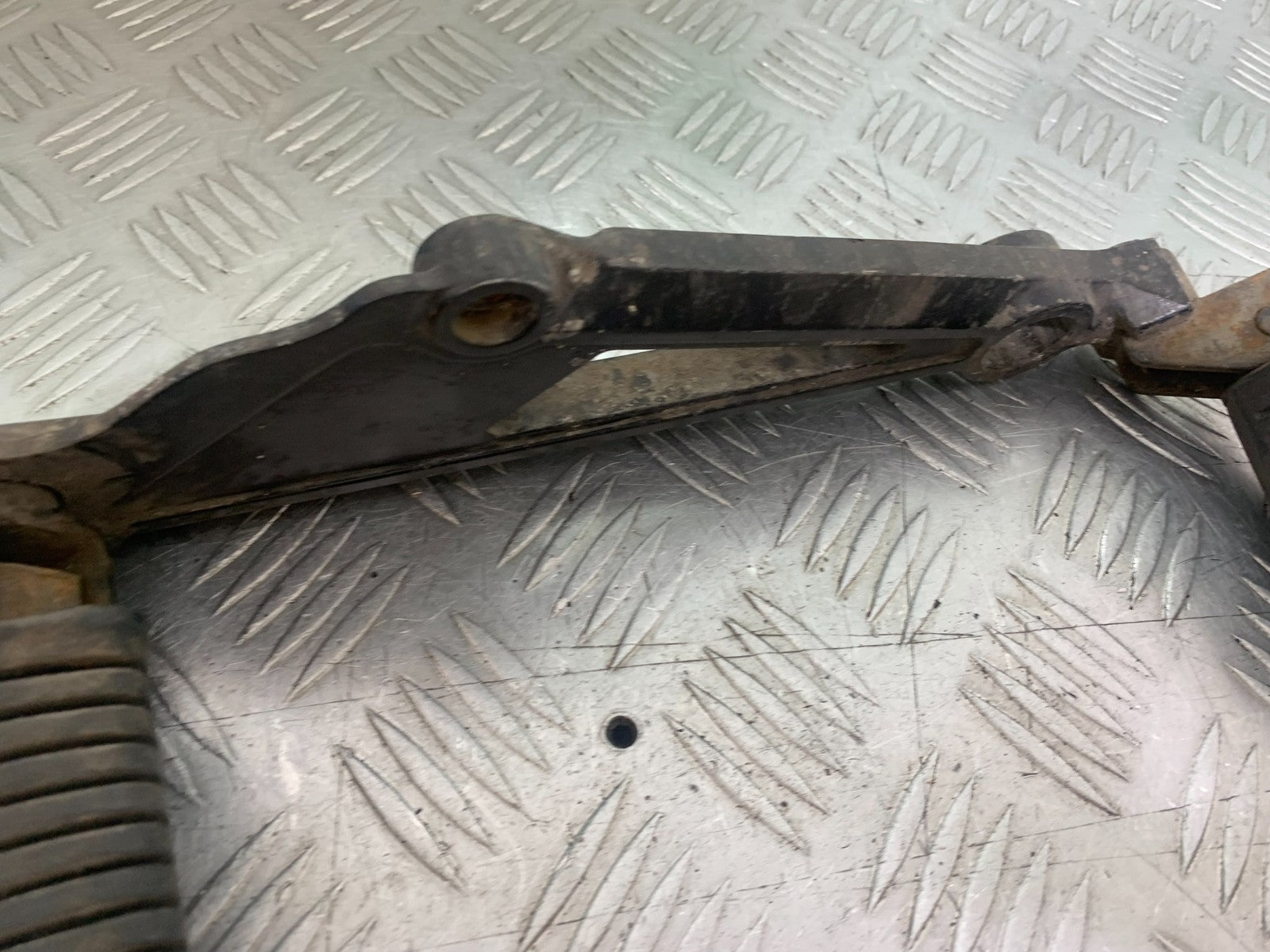 KAWASAKI GT550 GT 550 LEFT HANGER AND PEGS  YEAR 1989-1994