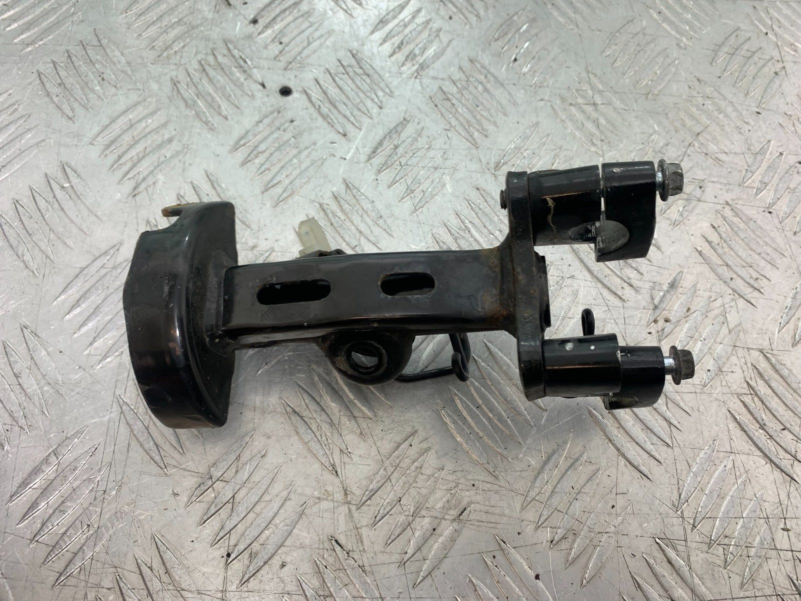 YAMAHA XMAX 125 XMAX-125 HANDLEBAR CLAMP  YEAR 2015-2020  (CMB1266)