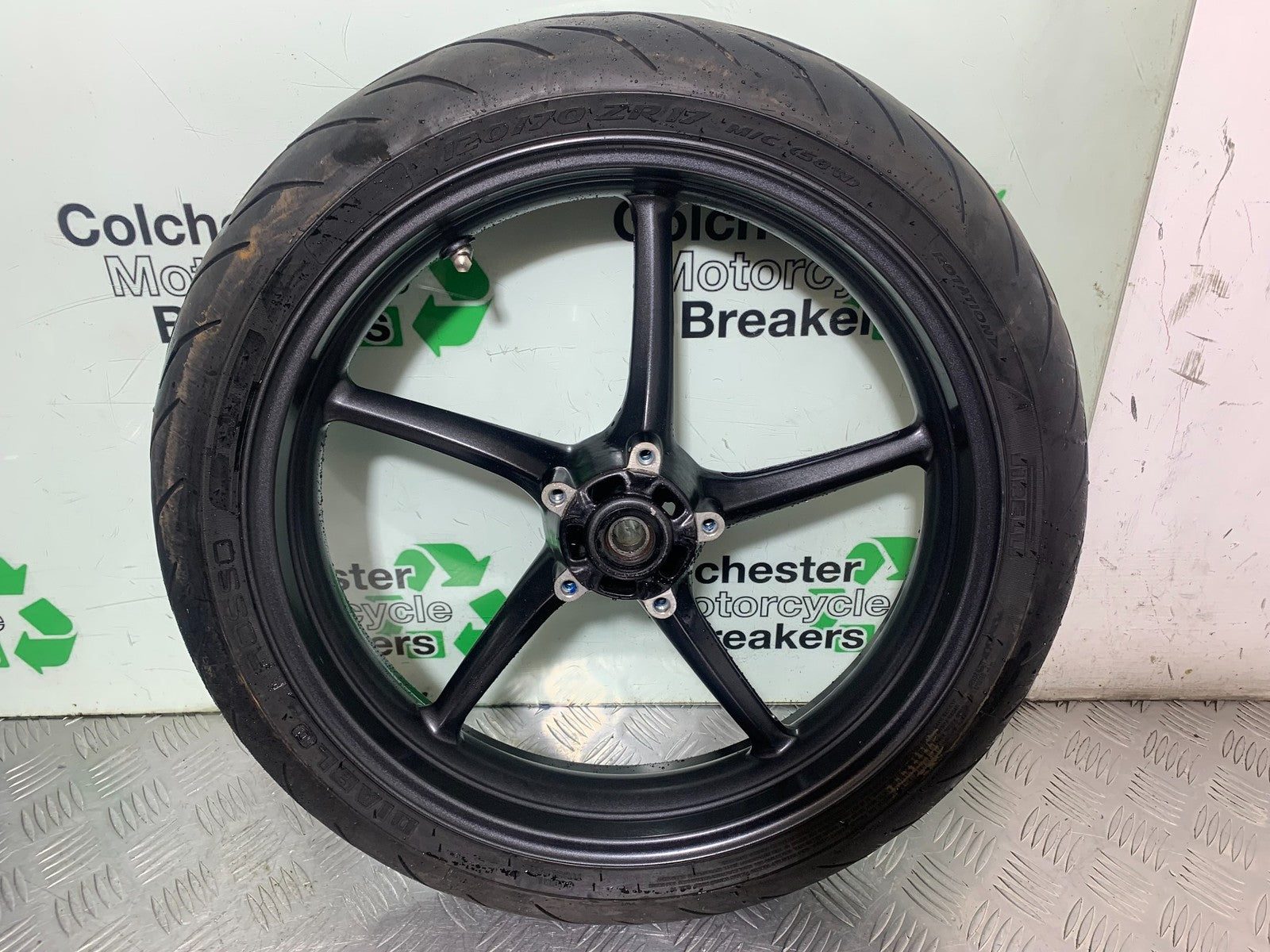 TRIUMPH 675 STREET TRIPLE R FRONT WHEEL  YEAR 2013 - 2016 (CMB1221)