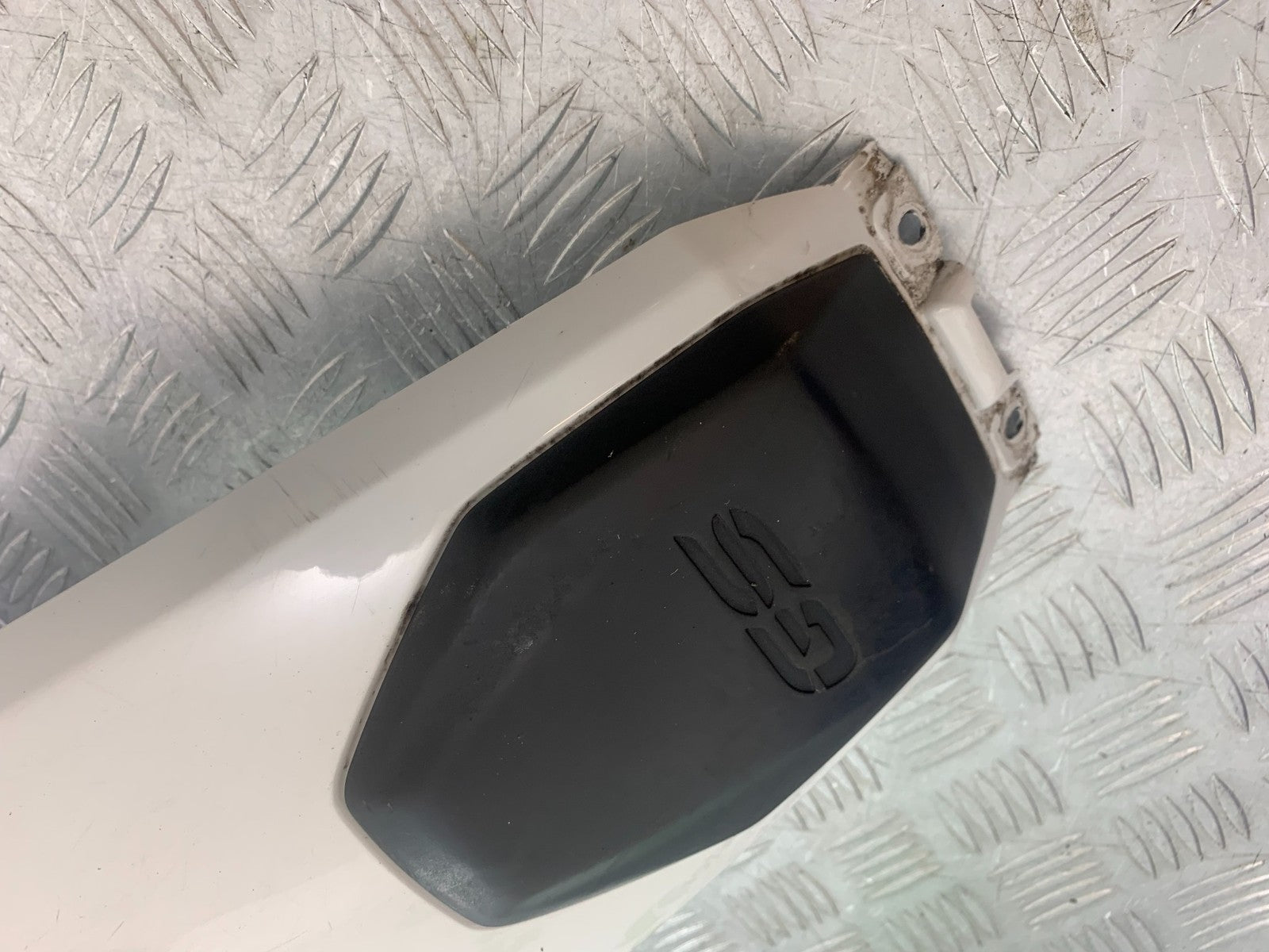 BMW R1200 R 1200 GS CENTER TANK PANEL YEAR 2013-2016 (CMB1257)