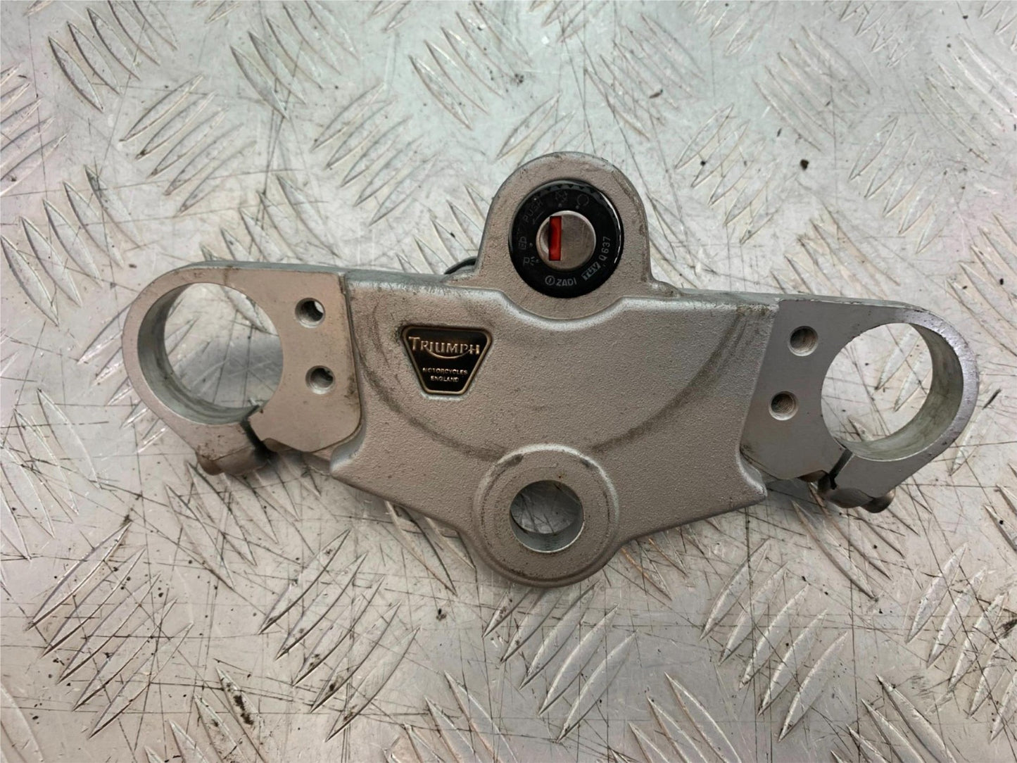 TRIUMPH 955i SPRINT ST TOP YOKE  YEAR 1999-04 (CMB1230)