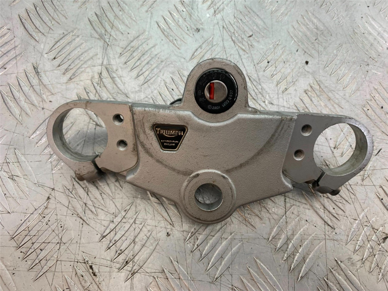 TRIUMPH 955i SPRINT ST TOP YOKE  YEAR 1999-04 (CMB1230)