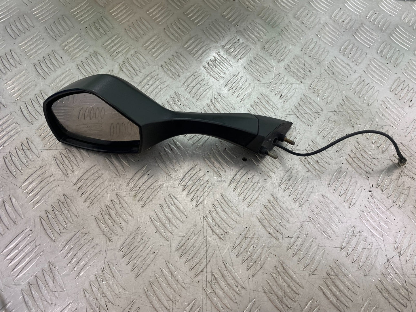TRIUMPH 1050 SPRINT GT LEFT MIRROR YEAR 2010-2016 (CMB1250)