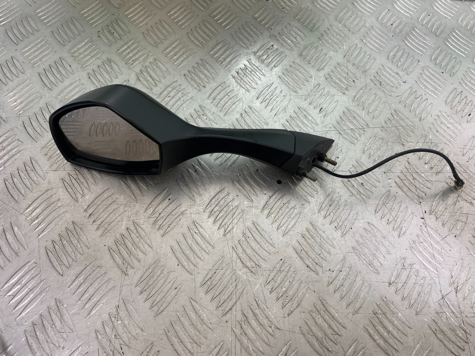 TRIUMPH 1050 SPRINT GT LEFT MIRROR YEAR 2010-2016 (CMB1250)