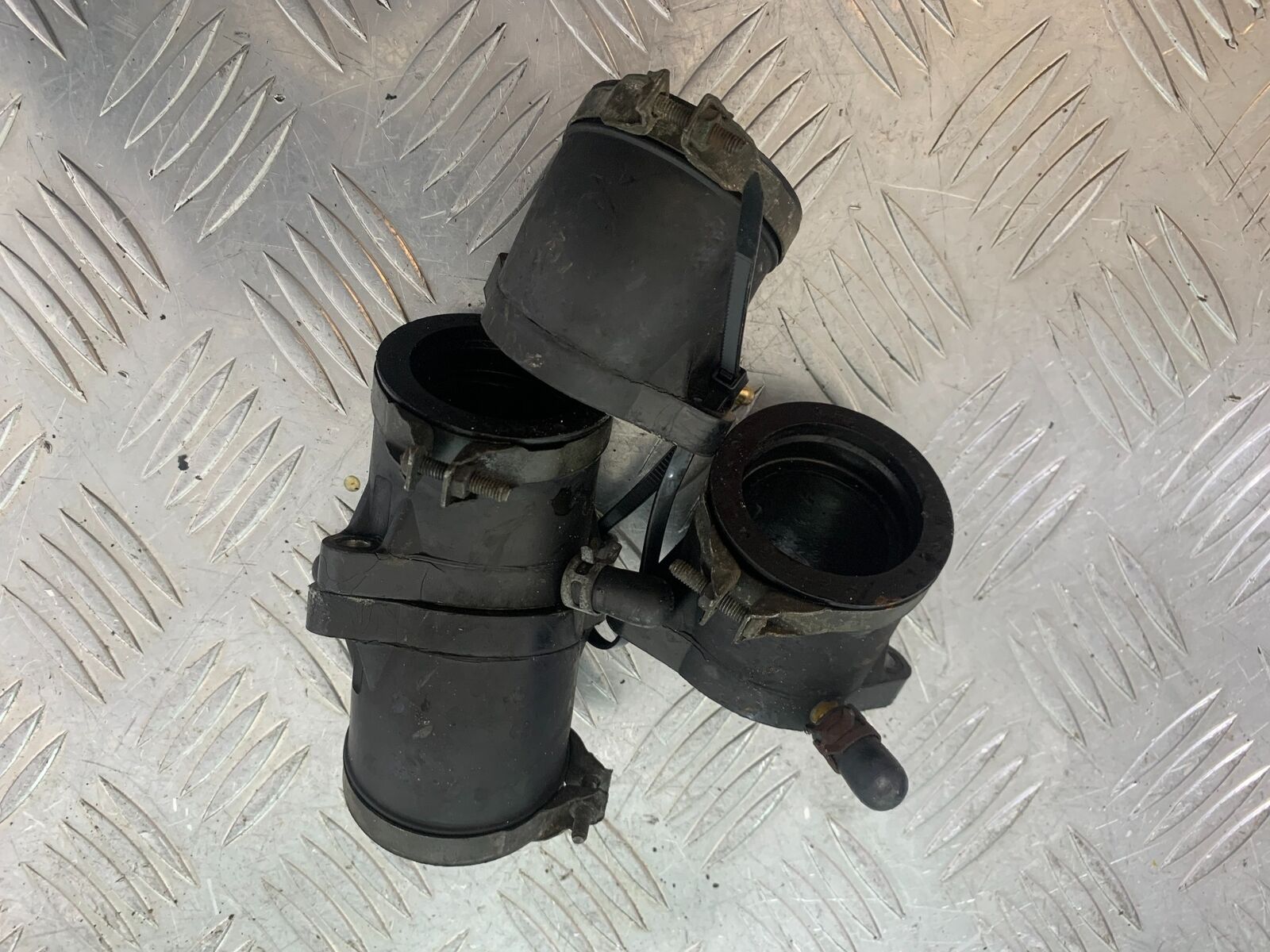 YAMAHA XS1100 MIDNIGHT SPECIAL CARB RUBBERS YEAR 1980-1982 (CMB1122)