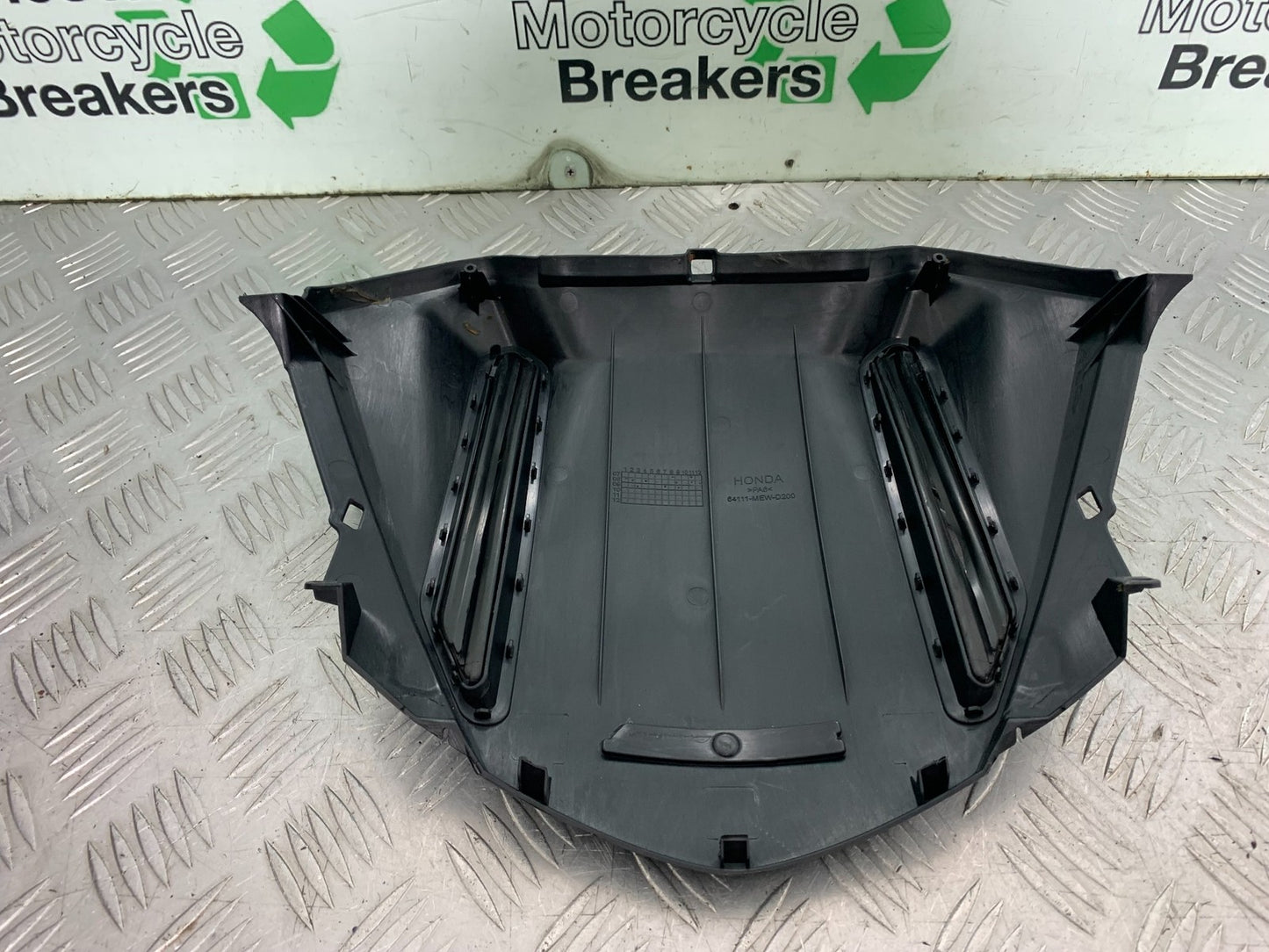 HONDA NT 700 V DEAUVILLE SCREEN INFILL COVER YEAR 2006-2010 (CMB1298)