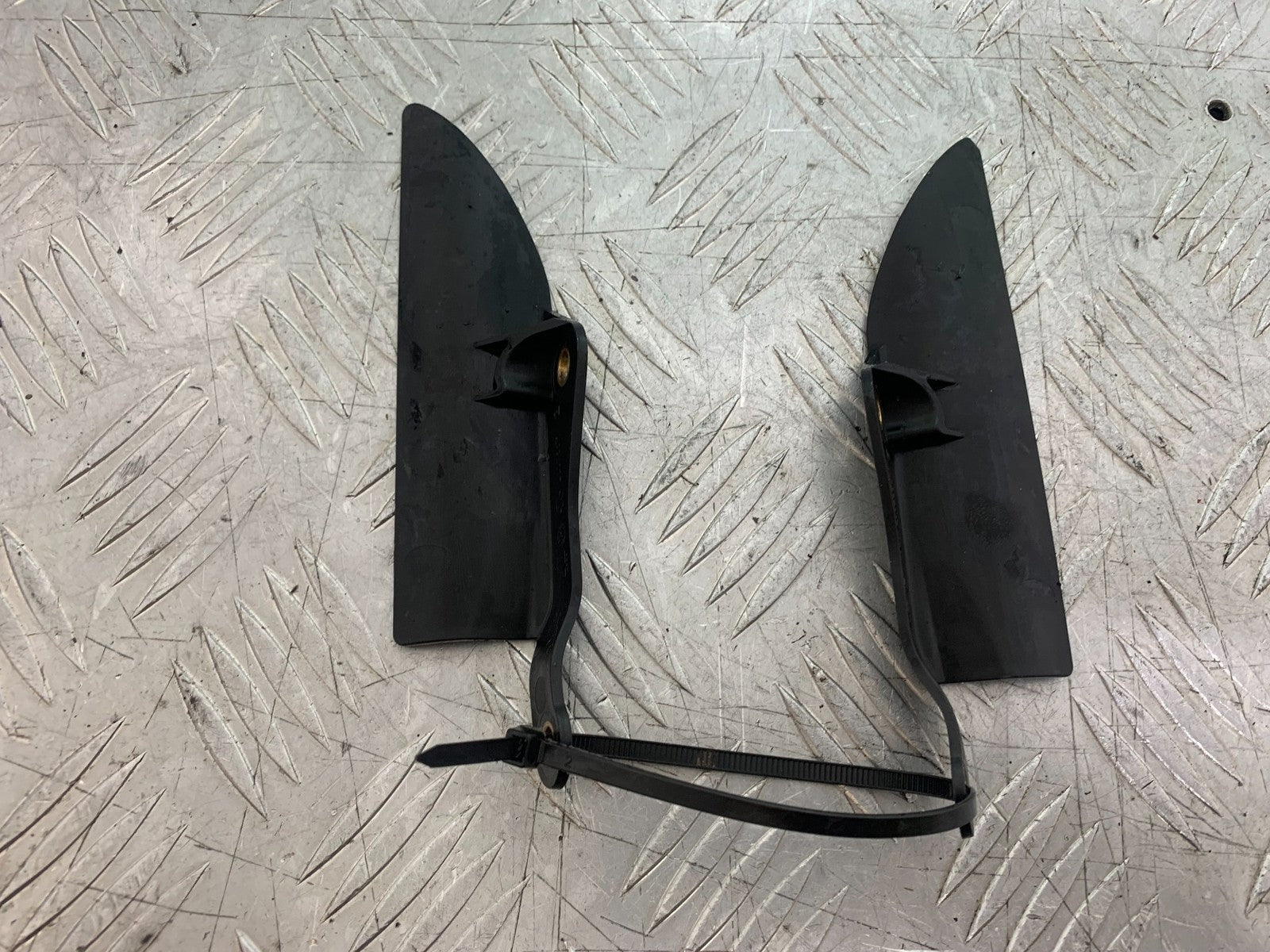 TRIUMPH 675 STREET TRIPLE R FRONT MUDGUARD INFILLS  YEAR 2013 - 2016 (CMB1221)