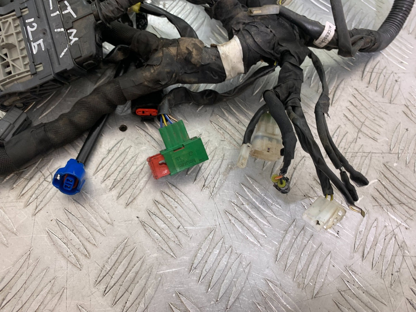 KTM 125 DUKE ECU AND WIRING LOOM  YEAR 2018-2023 (CMB1185)