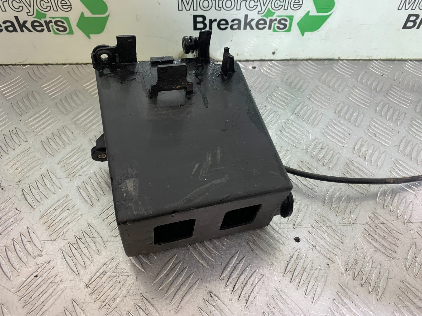 YAMAHA XV1100 XV 1100 VIRAGO BATTERY BOX   1990-1999 (CMB1243)