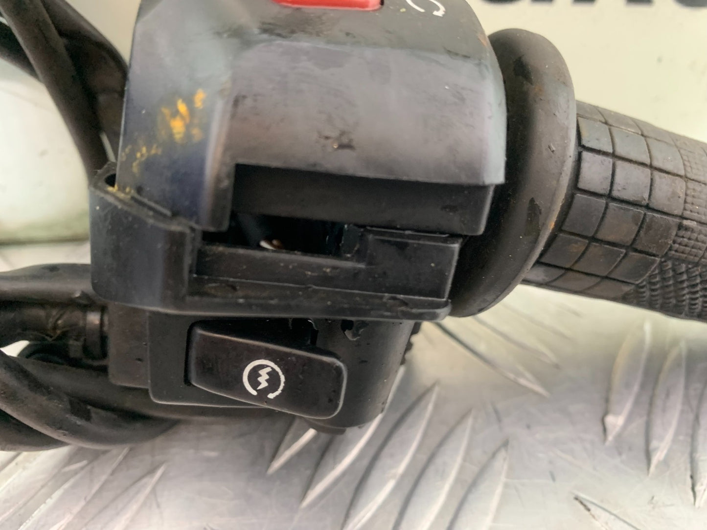 ROYAL ENFIELD HIMALAYAN 411 RIGHT SWITCH GEAR  YEAR 2018-2023 (CMB1279)