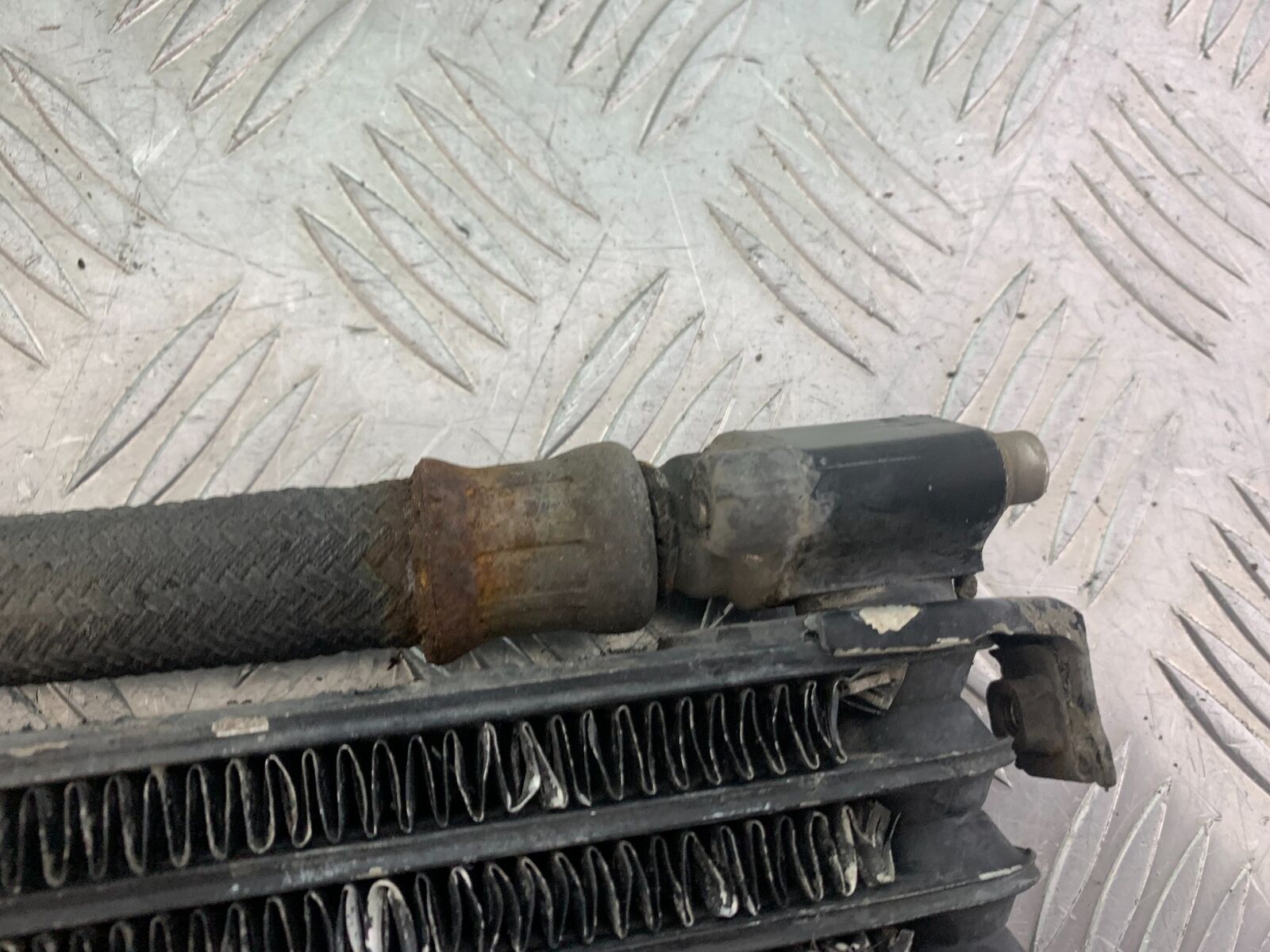YAMAHA XJR1300 XJR 1300 OIL COOLER AND LINES YEAR 1999-2003 (CMB1119)