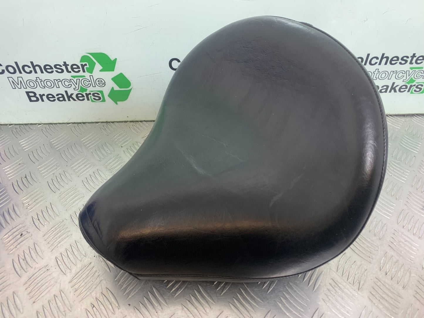 YAMAHA XVS 1100 DRAGSTAR FRONT SEAT  YEAR 2000-2007 (CMB1108)