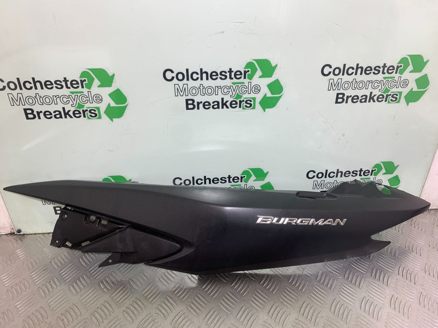 SUZUKI AN400 AN 400 BURGMAN LEFT SEAT PANEL YEAR 2017-2024 (CMB1118)