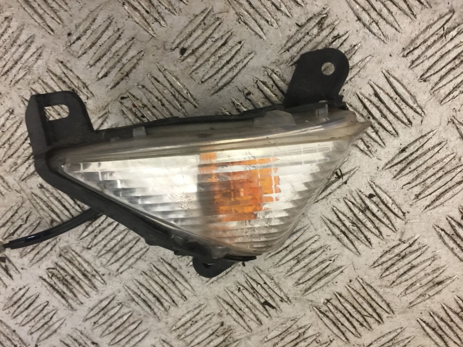 KAWASAKI GTR1400 GTR 1400 FRONT RIGHT INDICATOR YEAR 2010 (STOCK 716)