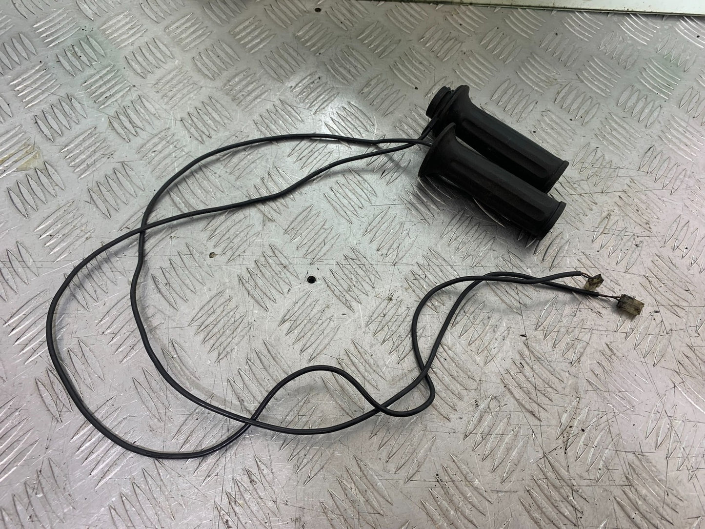 TRIUMPH 1050 SPRINT GT HEATED GRIPS YEAR 2010-2016 (CMB1250)