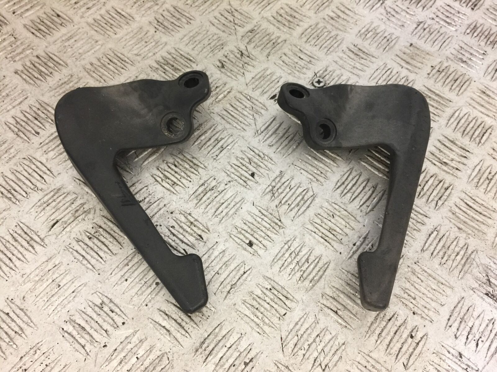HYOSUNG GT250 COMET GRAB RAILS YEAR 2007 (STOCK 682)