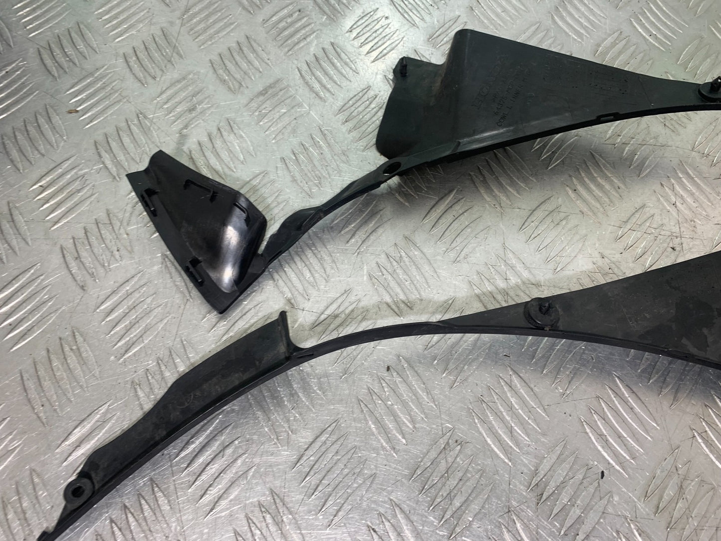 HONDA CBR1000 rr FIREBLADE INNER INFILLS   2012-2016 (CMB1280)