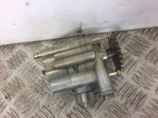 HONDA VFR800 VFR 800 V TEC OIL PUMP  YEAR 2003