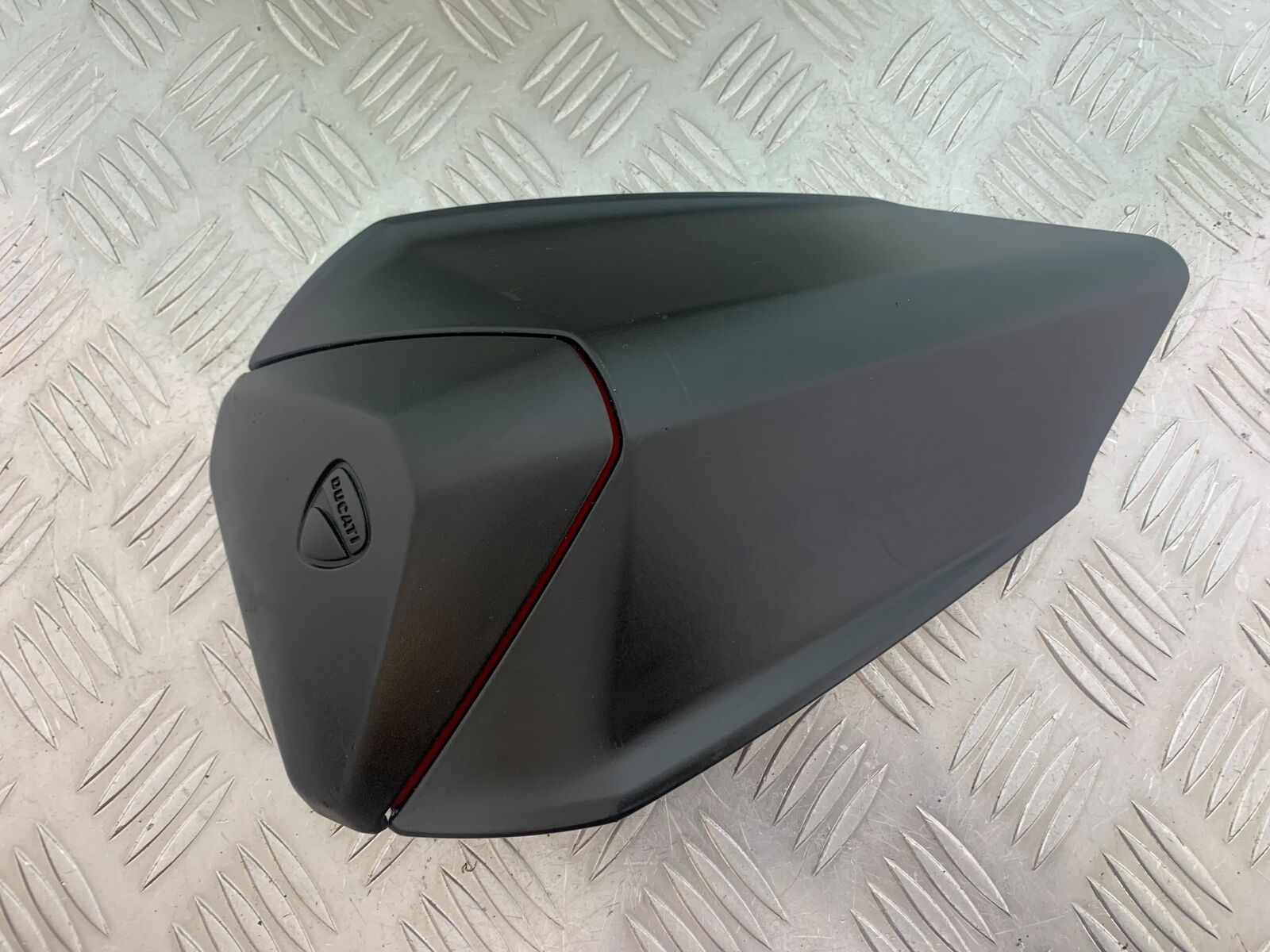 DUCATI 1199 PANIGALE REAR SEAT COWL  YEAR 2012-2014 (CMB1047)