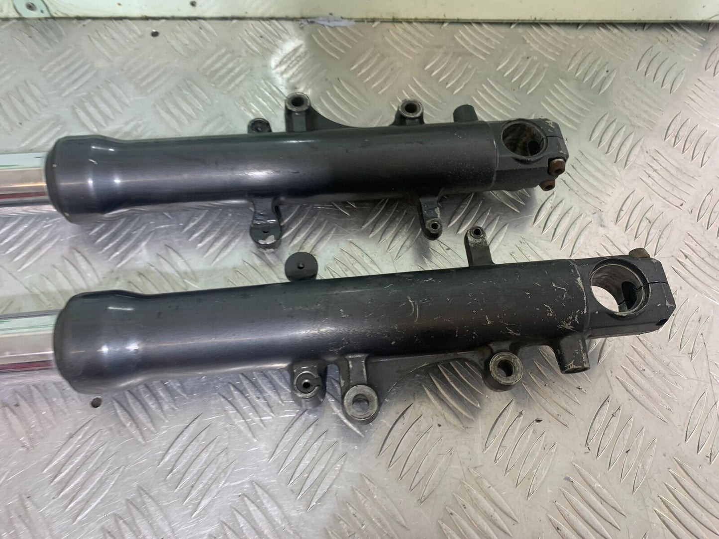 KAWASAKI ZX6R ZX6 J FORKS (BENT SOLD AS PARTS )  YEAR 2000 (CMB1129)