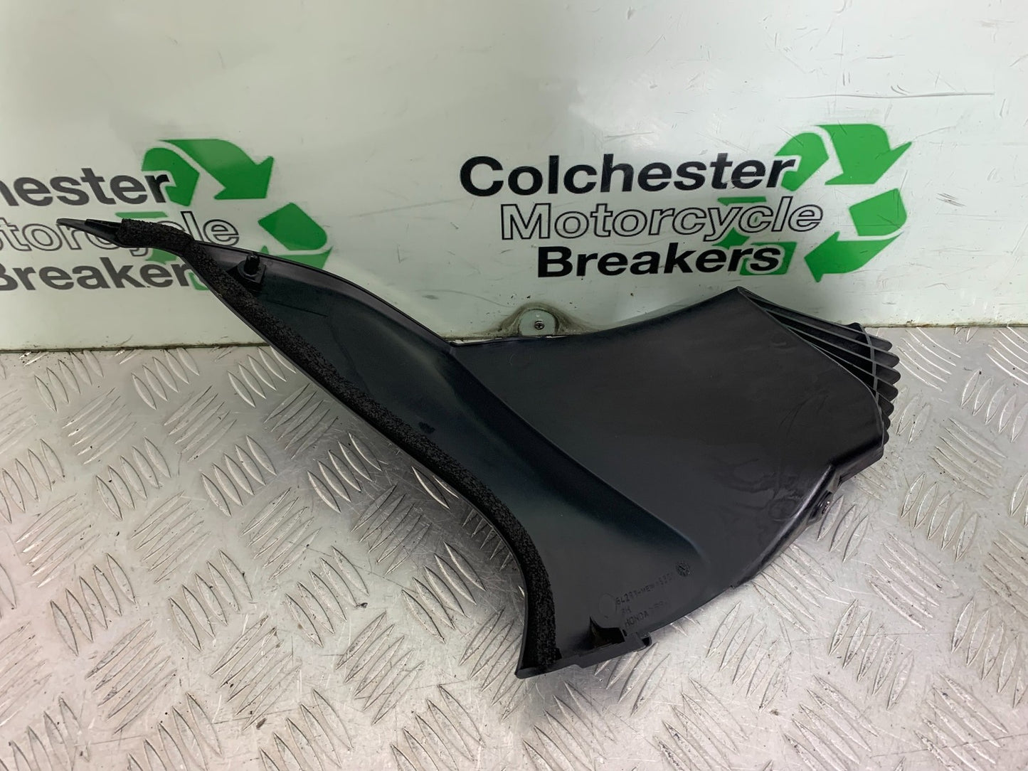 HONDA NT 700 V DEAUVILLE RIGHT FAIRING INFILL COVER   YEAR 2006-2010 (CMB1298)