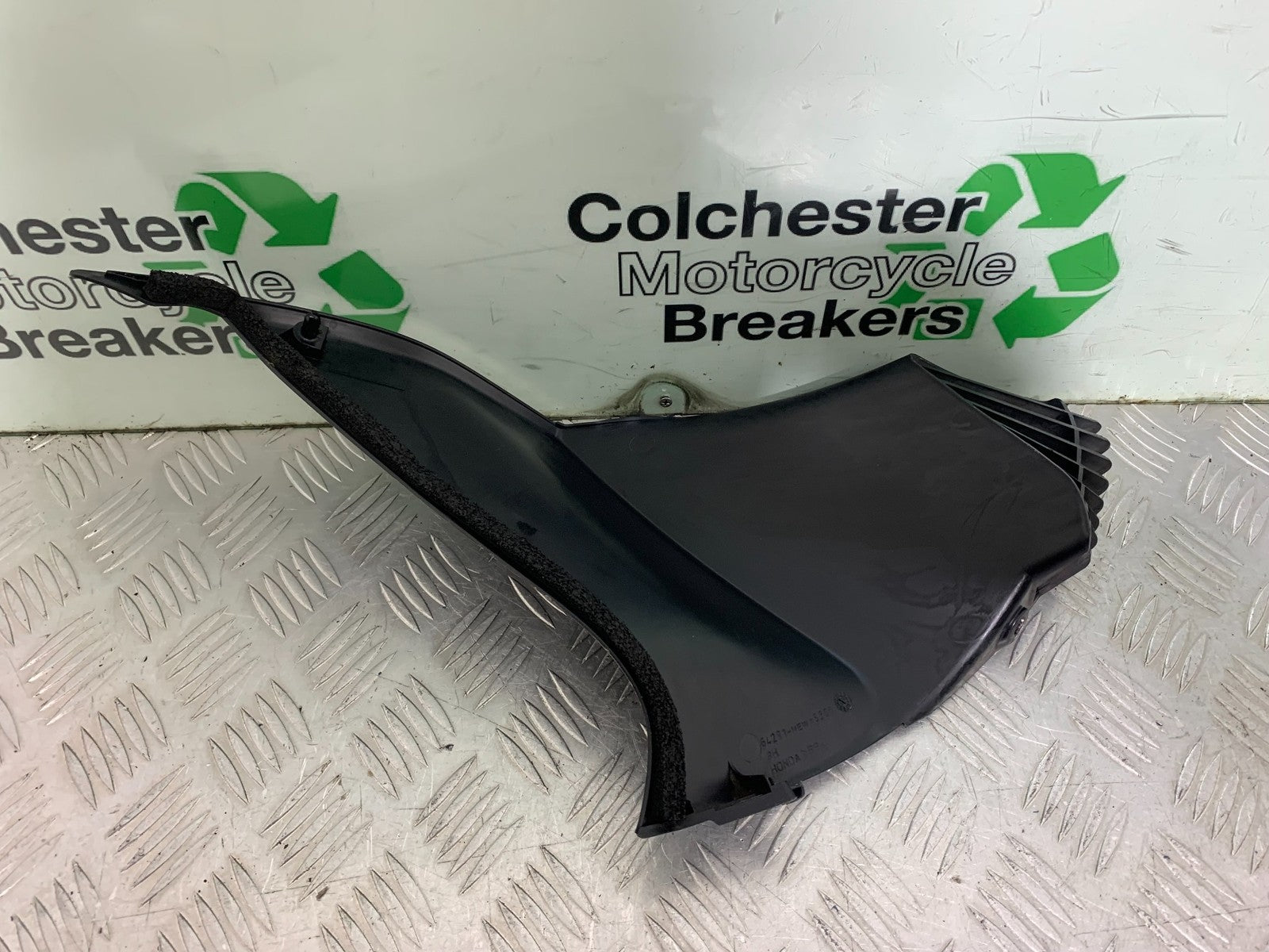 HONDA NT 700 V DEAUVILLE RIGHT FAIRING INFILL COVER   YEAR 2006-2010 (CMB1298)