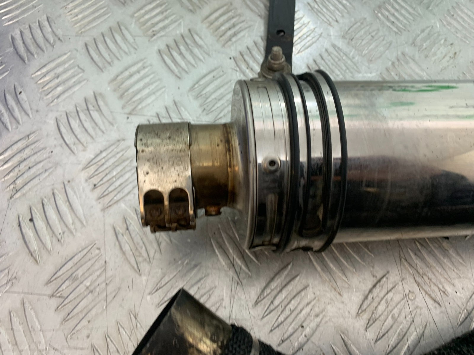 TRIUMPH 955i DAYTONA SILENCER YEAR 2002-2006 (CMB1229)