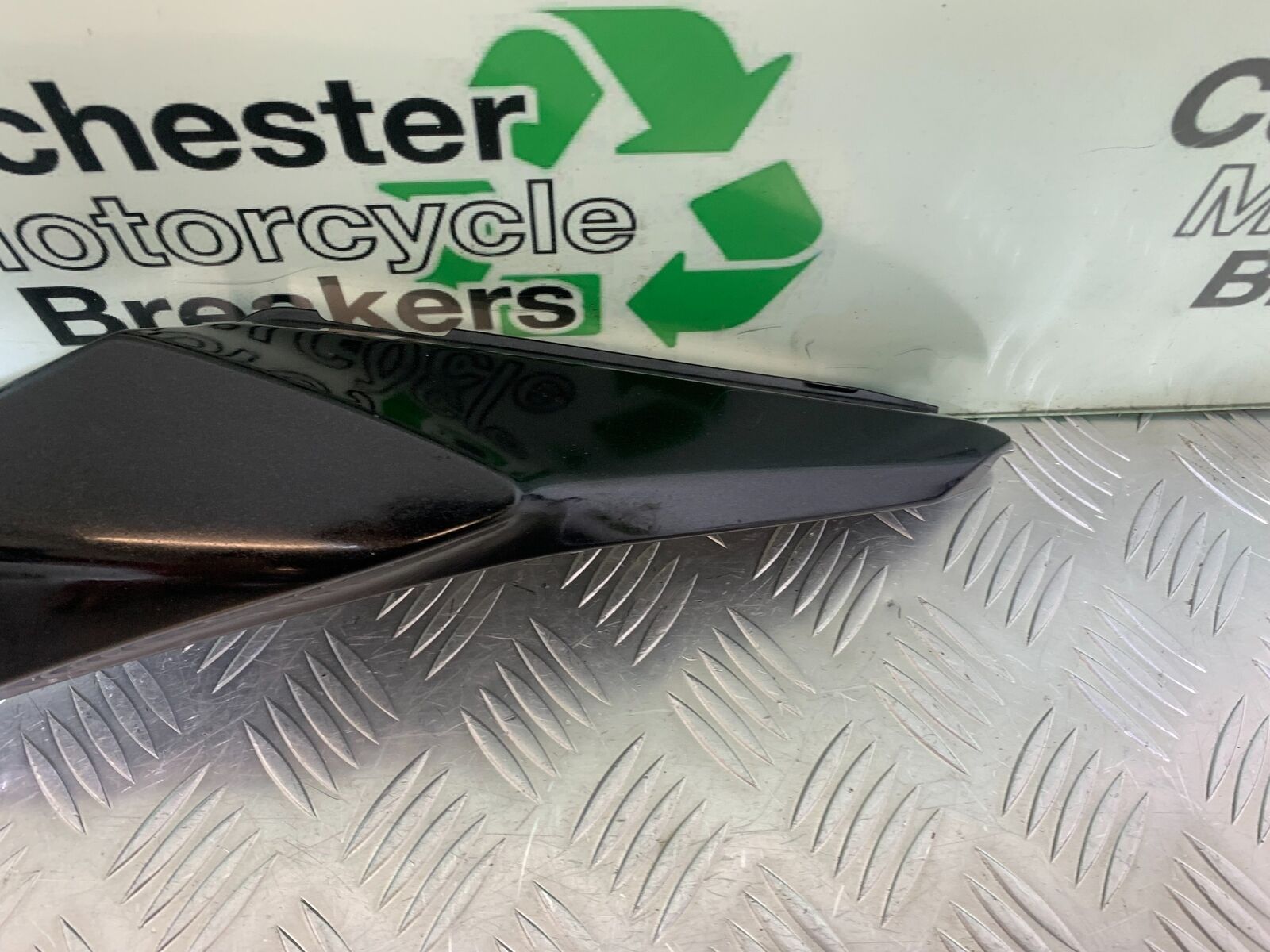 KAWASAKI NINJA 650 LEFT SEAT PANEL YEAR 2017-2019 (CMB1018)