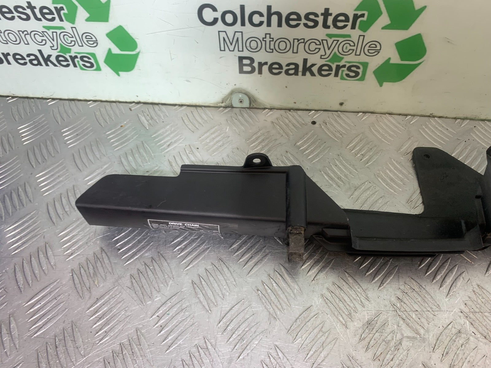 HONDA VFR800 VFR 800 V-TEC CHAIN GUARD   YEAR 2002 -09 (CMB1296)