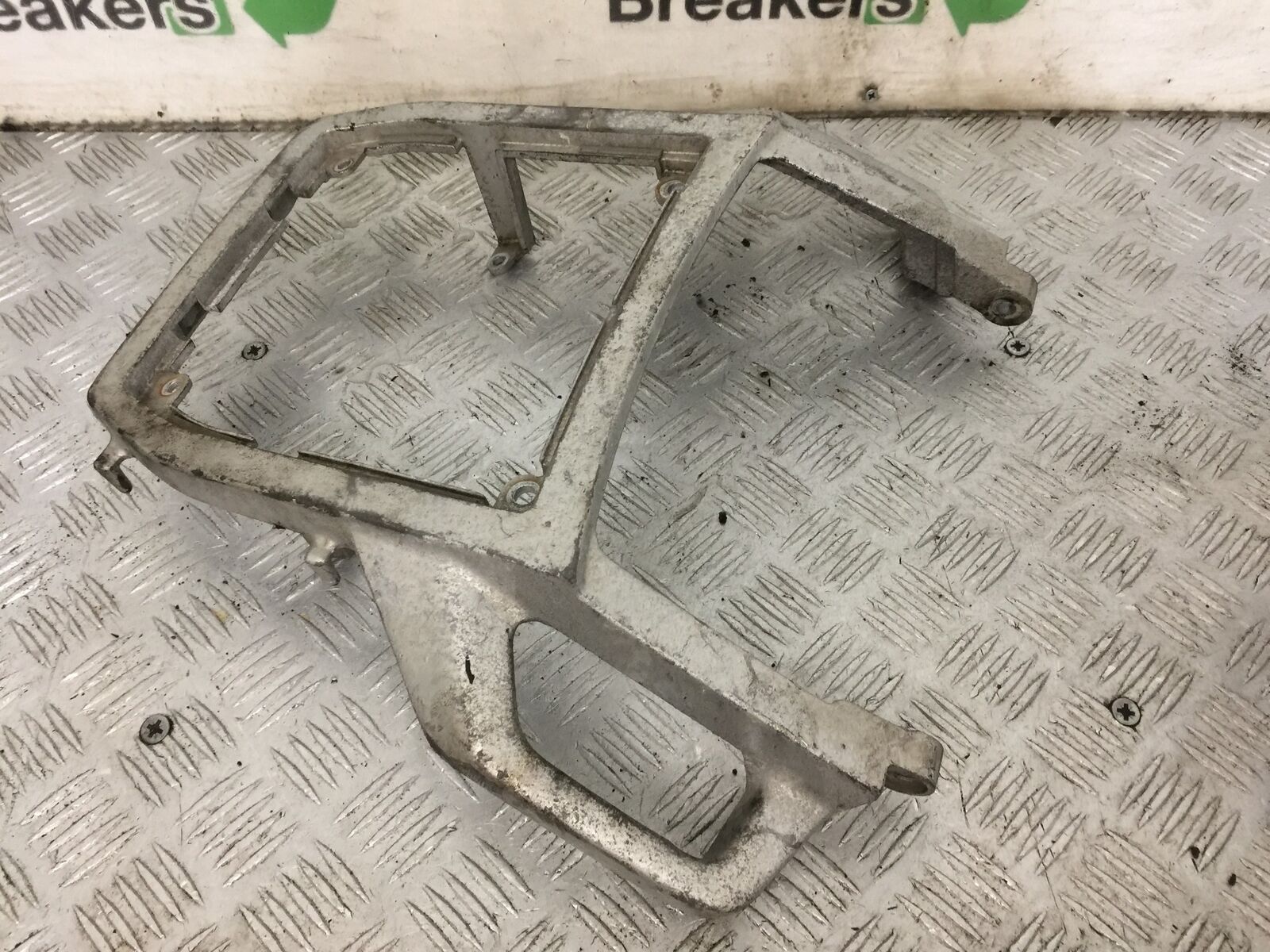 YAMAHA XTZ 750 SUPER TENERE RACK GRAB RAIL  YEAR 1990-1995 (STOCK 889)