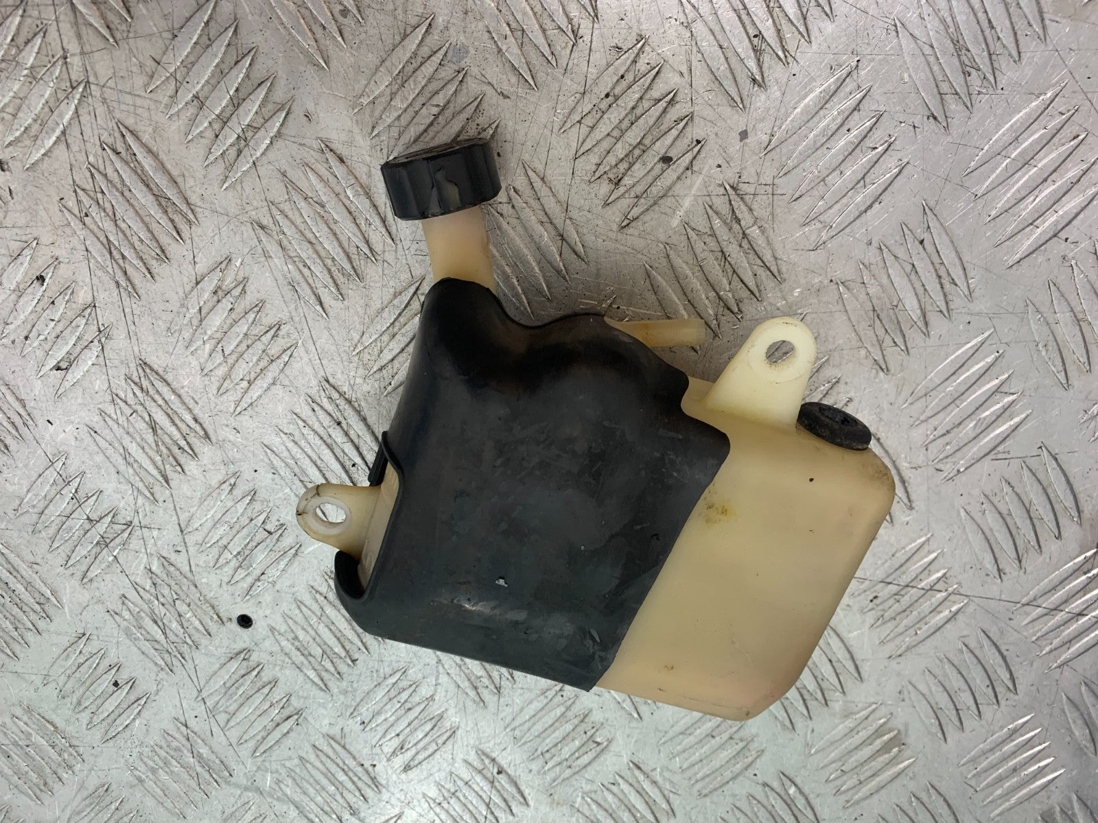 HONDA VT700 VT 700 SHADOW COOLANT BOTTLE   YEAR 1984-85 (CMB1328)