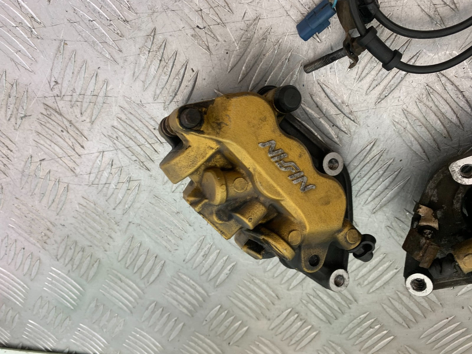 HONDA CBF600 CBF 600 FRONT BRAKE CALIPERS  YEAR 2004-07  (CMB1305)