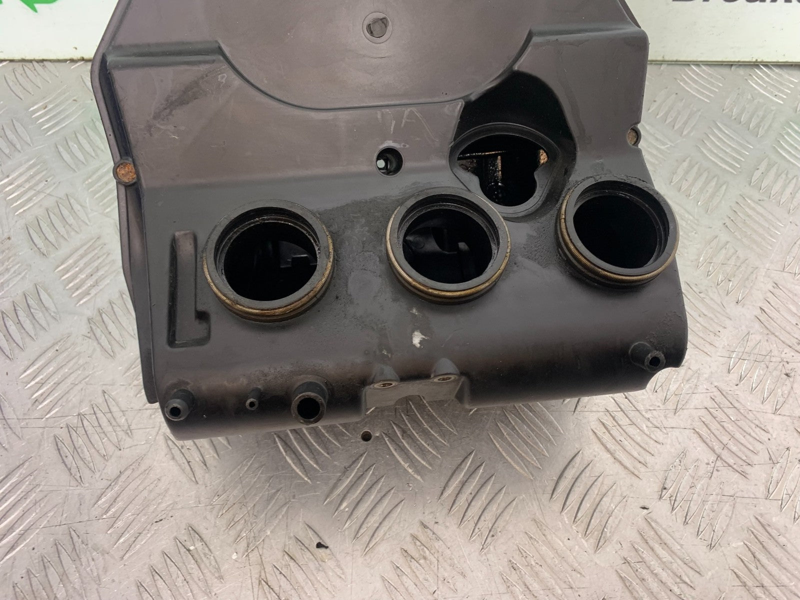 TRIUMPH 955i DAYTONA AIRBOX   YEAR 2002-2006 (CMB1229)