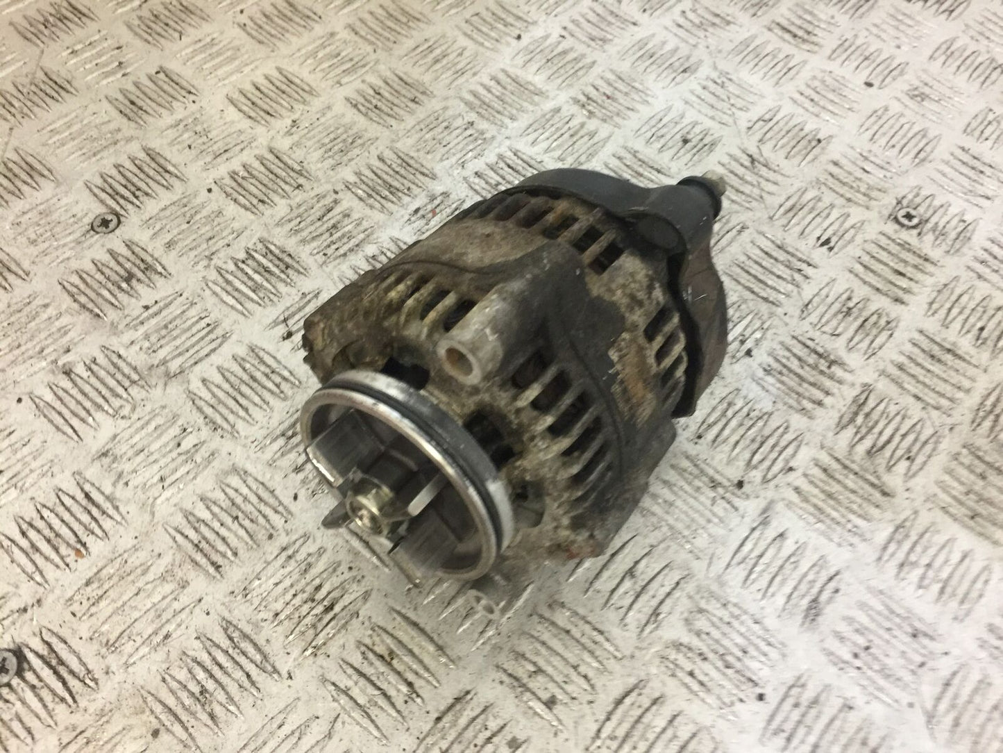 TRIUMPH 595 DAYTONA ALTERNATOR YEAR 1997-1998  (STOCK 691)