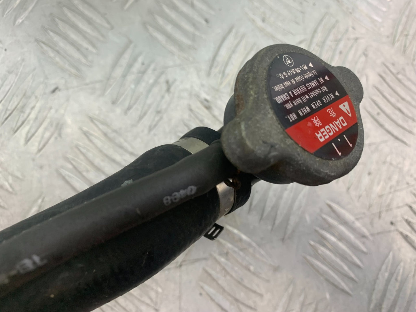 HONDA VFR800 PRE V-TEC RADIATOR CAP  YEAR 1998-2001 (CMB1233)