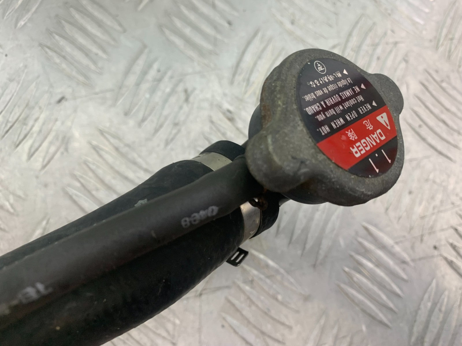 HONDA VFR800 PRE V-TEC RADIATOR CAP  YEAR 1998-2001 (CMB1233)